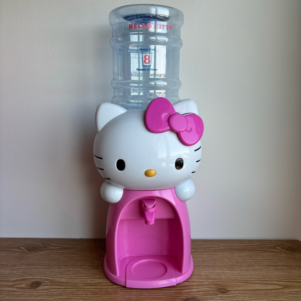 2021 Sanrio Pink Hello Kitty Table Top Water Dispenser Jug